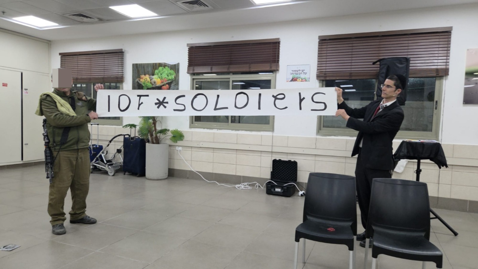 Yishai performing for IDF soldiers